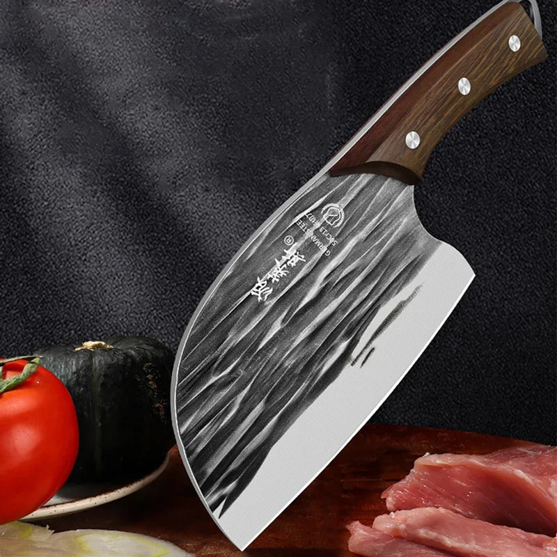Handgeschmiedetes Küchenmesser aus Edelstahl mit Massivholzgriff