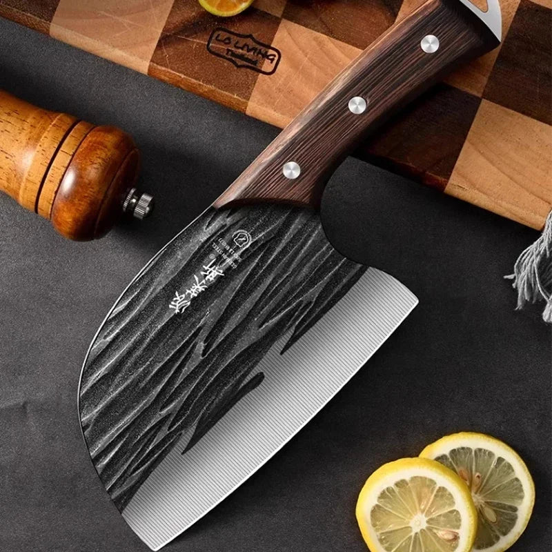 Handgeschmiedetes Küchenmesser aus Edelstahl mit Massivholzgriff